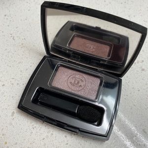 Chanel Soft Touch Eyeshadow in 90 Fauve
